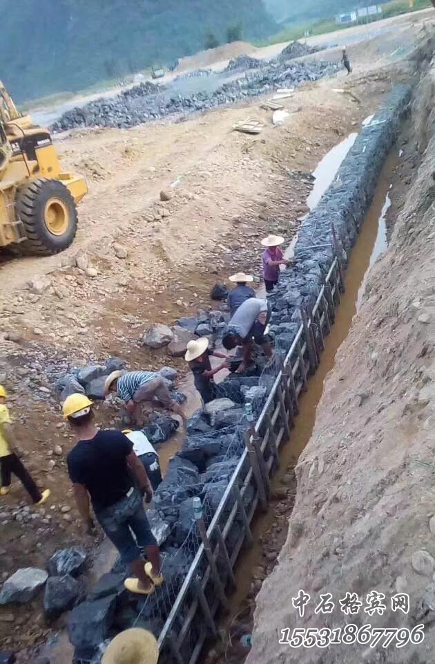 格賓網(wǎng)擋墻施工.jpg 格賓網(wǎng)擋墻施工.jpg
