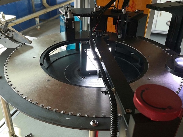 對比CCD，COMS，為什么定要用ccd視覺系統檢測設備？